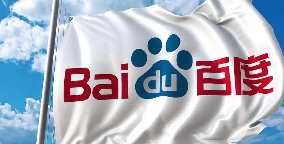 广州多个公交站惊现型护栏